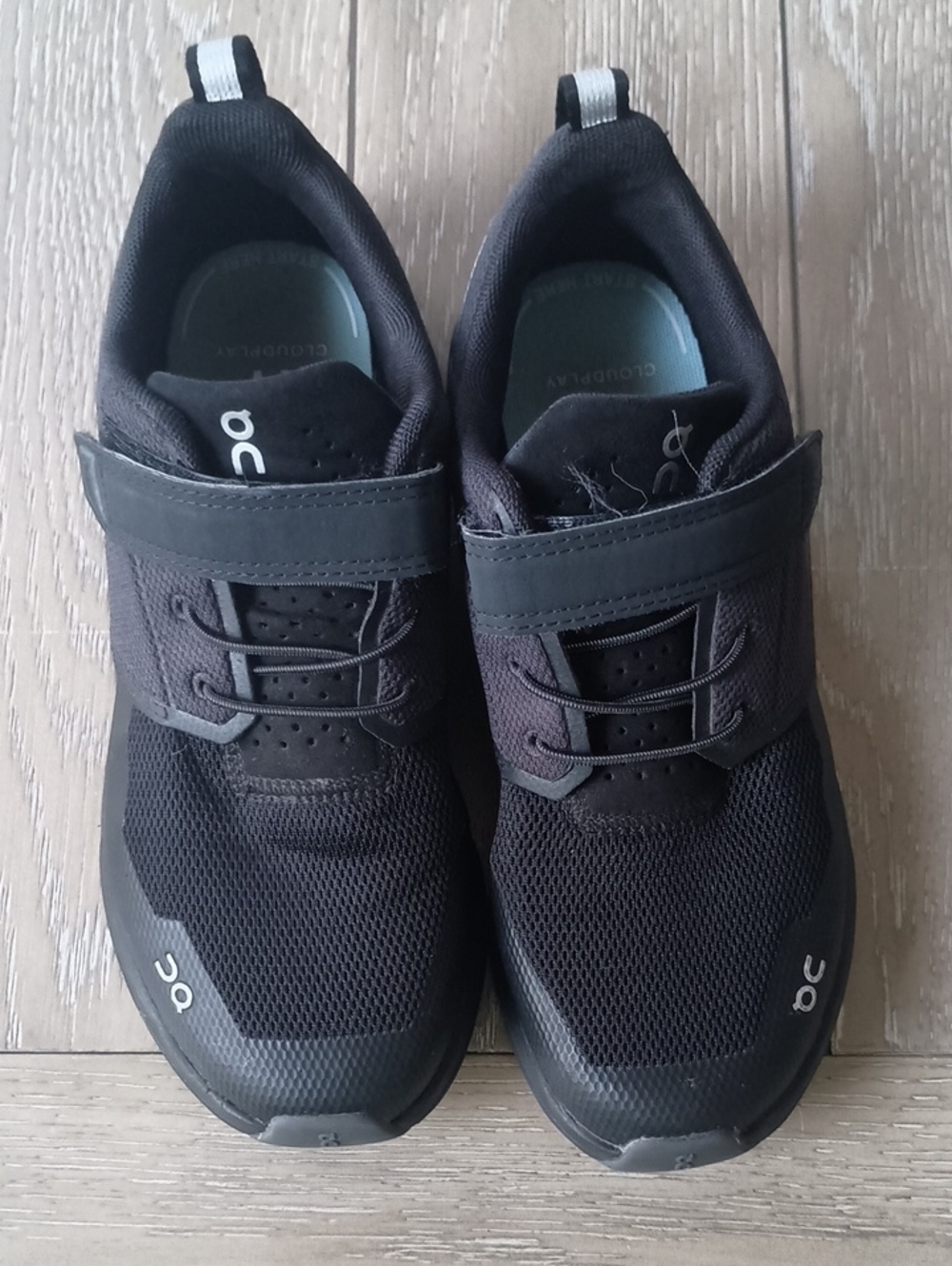 On Running Cloud Play Kids Black Mesh Hook-and-Loop Sneakers